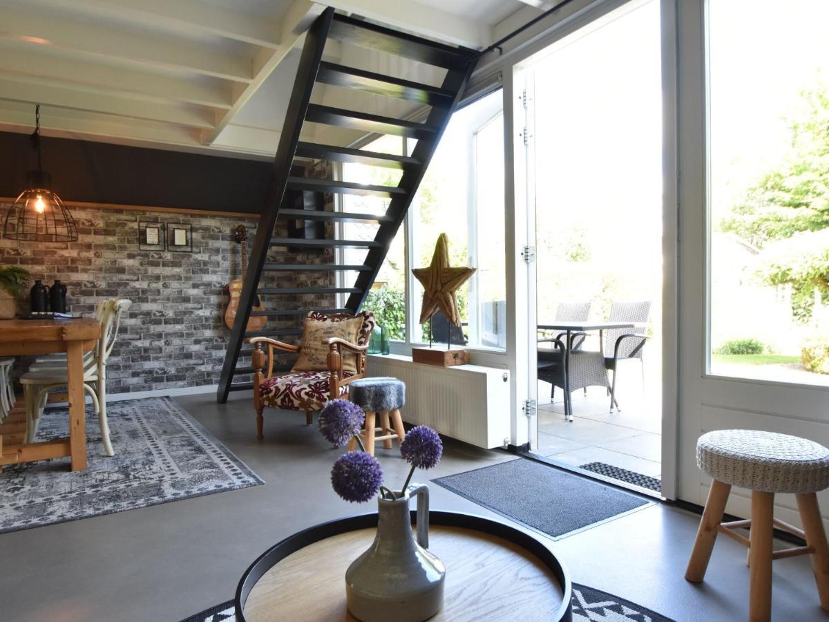 Balmy Holiday Home In Tuitjenhorn With Fenced Garden المظهر الخارجي الصورة